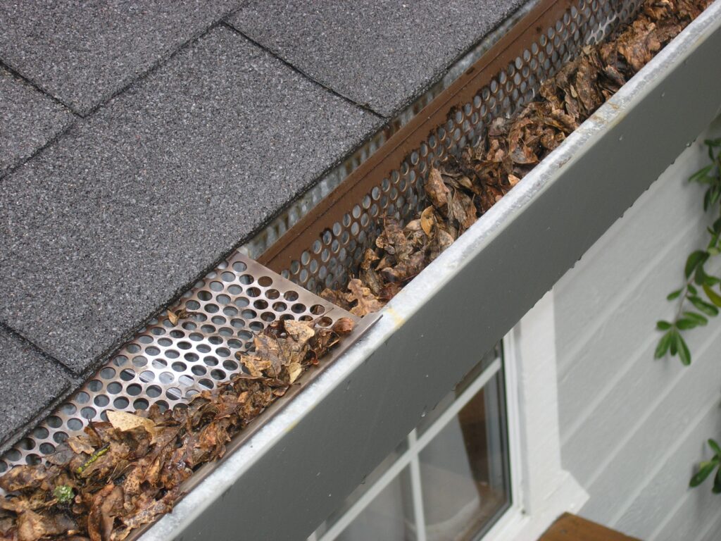 Gutter clearing 123switch gutter guard ipswich 2434467