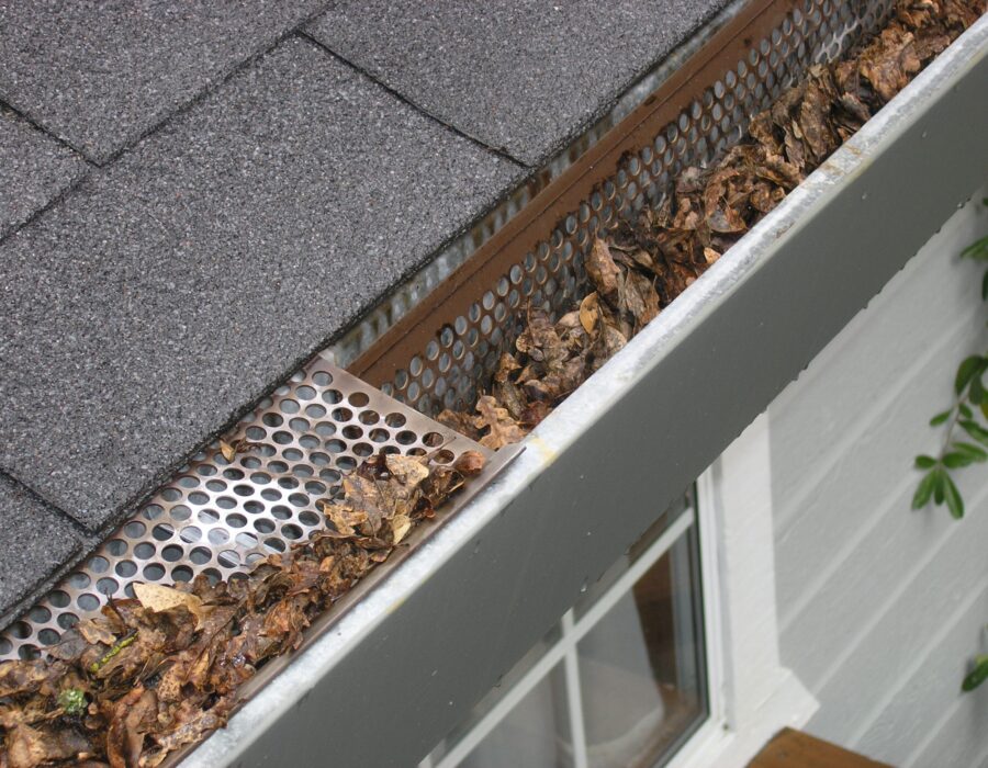 Gutter clearing